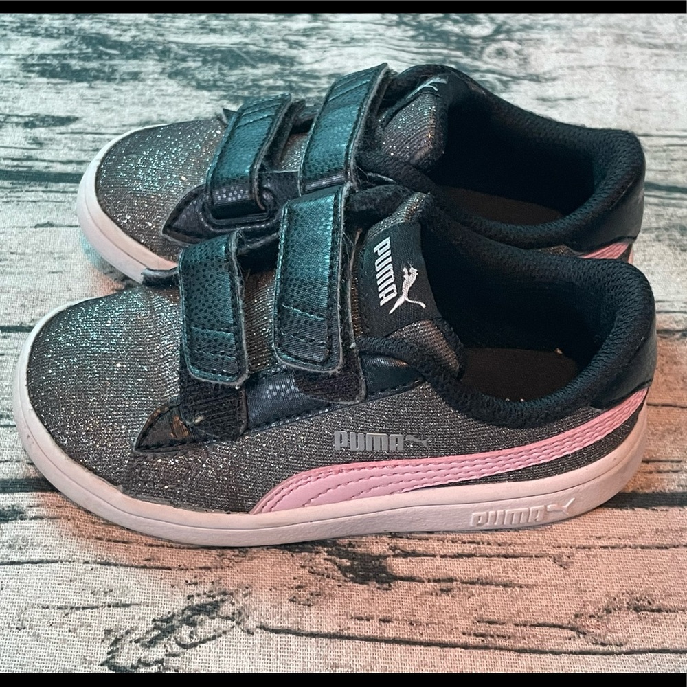 Girls Puma sneakers -8C